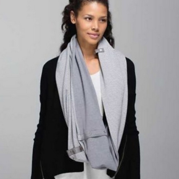 Lululemon Grey and White Striped Vinyasa Scarf/Wrap *Rulu, One Size - Picture 4 of 11